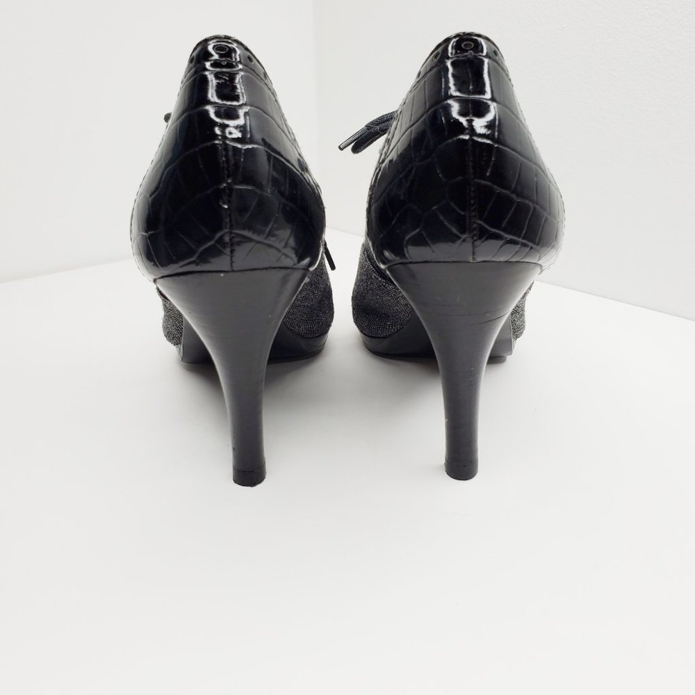Anne Klein Fabric Patent Leather Lace-up Oxford Pump, Black Grey, 8.5 - Picture 5 of 9